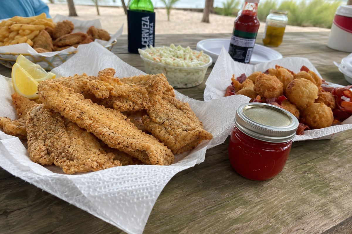 The Shore Lunch Tradition: What Sets a Homosassa Fishing Charter Apart